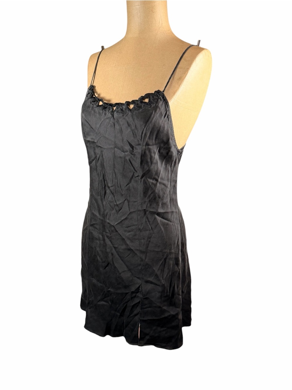 VICTORIA’S SECRET 100% Silk Black Heart Detailed Slip/Nightgown